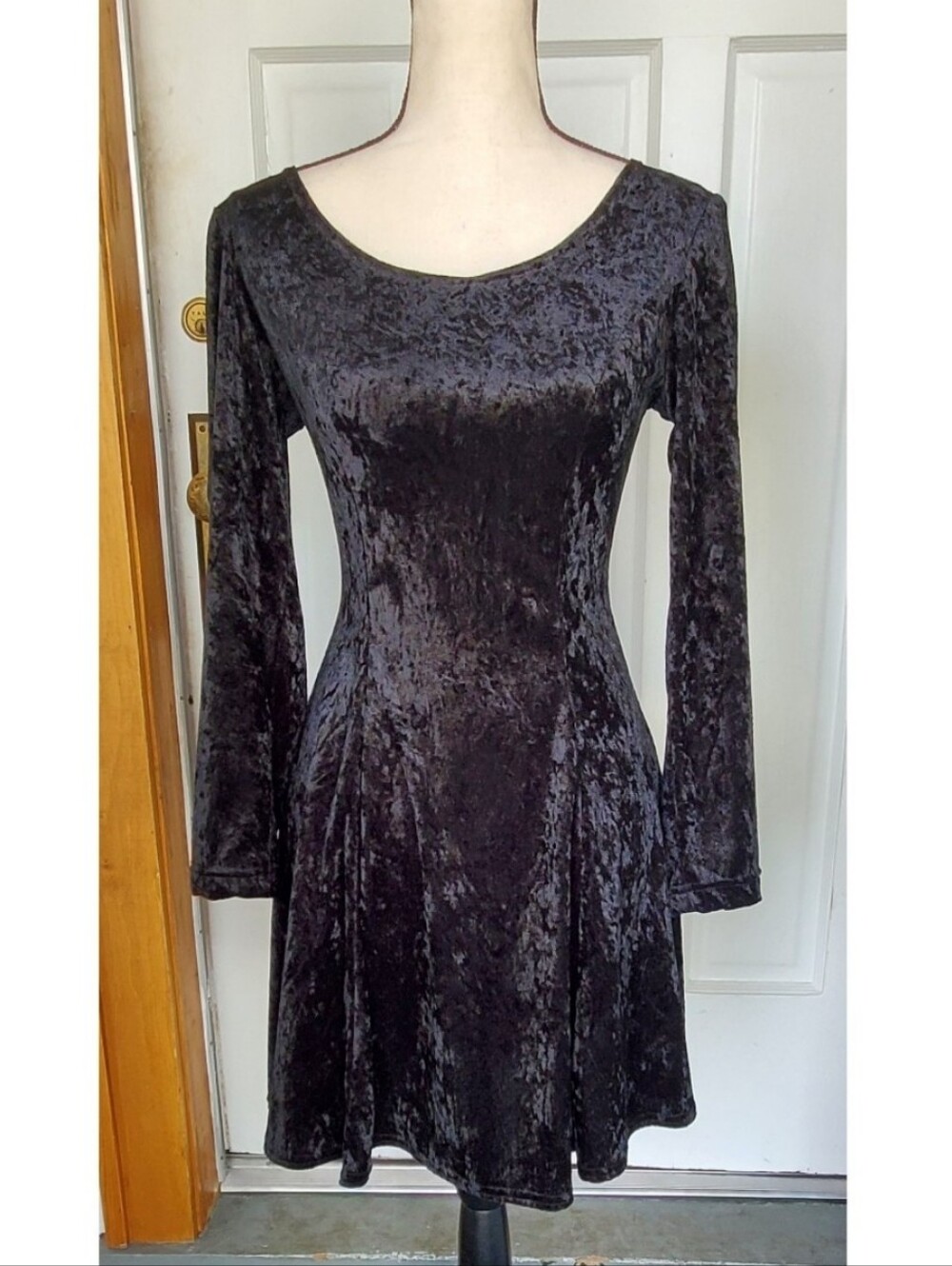 Vintage Marnie West Long-Sleeve Velvet Dress